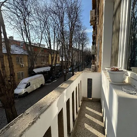 1bdr By Alba Апартамент *